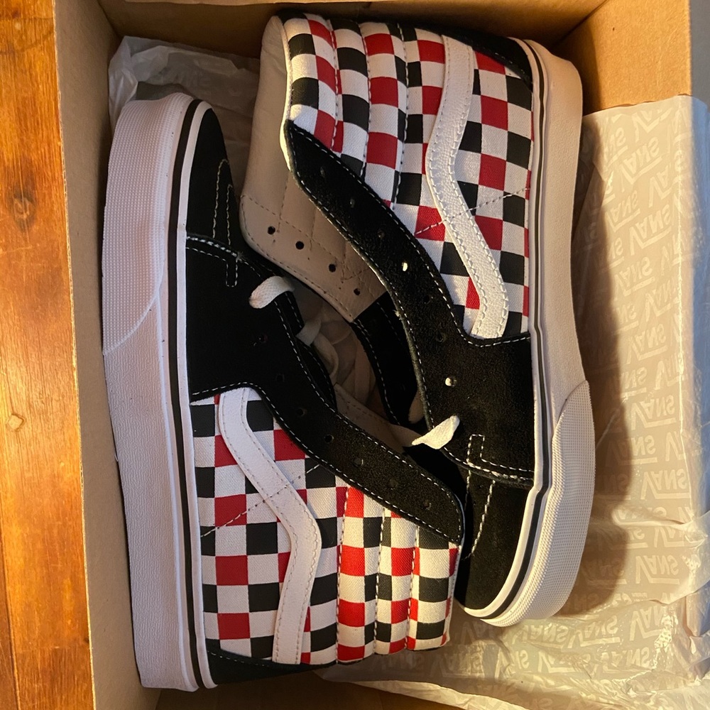 NWT/Box Checkered hightop Vans